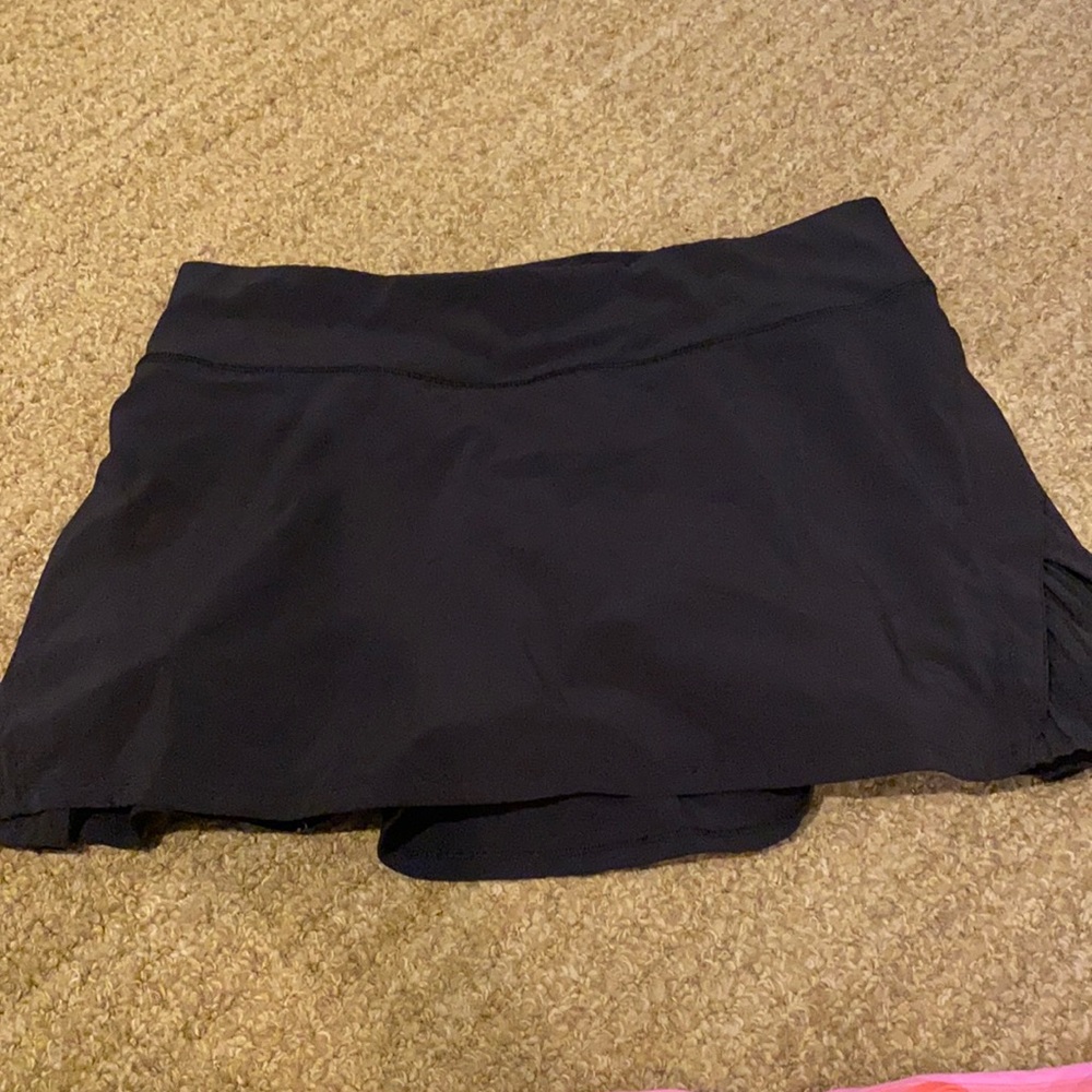 Lululemon play off the pleats black skirt size 8